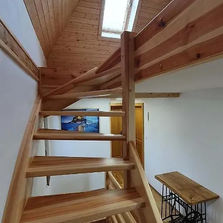 U Pařeza Ludvikovice